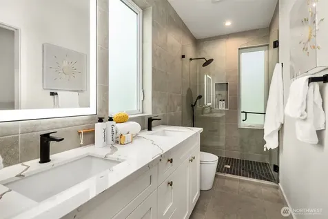 542 W Barrett Street Seattle WA 98109
