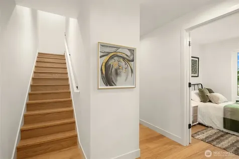 542 W Barrett Street Seattle WA 98109