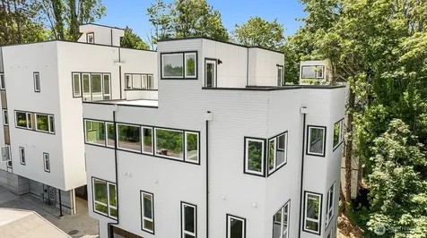 542 W Barrett Street Seattle WA 98109