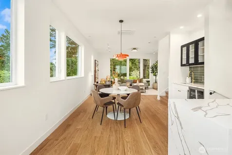 542 W Barrett Street Seattle WA 98109