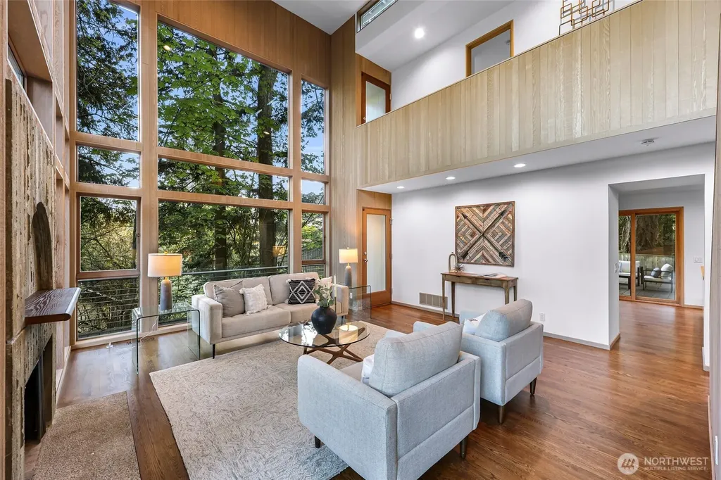 2261 W Lake Sammamish Parkway SE Bellevue WA 98008