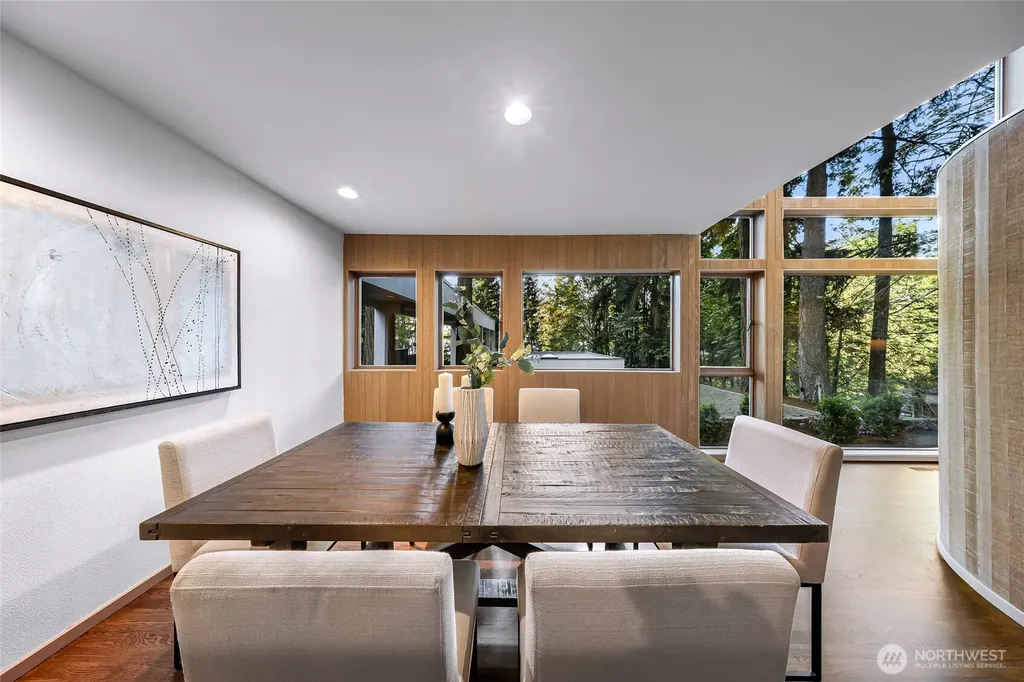 2261 W Lake Sammamish Parkway SE Bellevue WA 98008