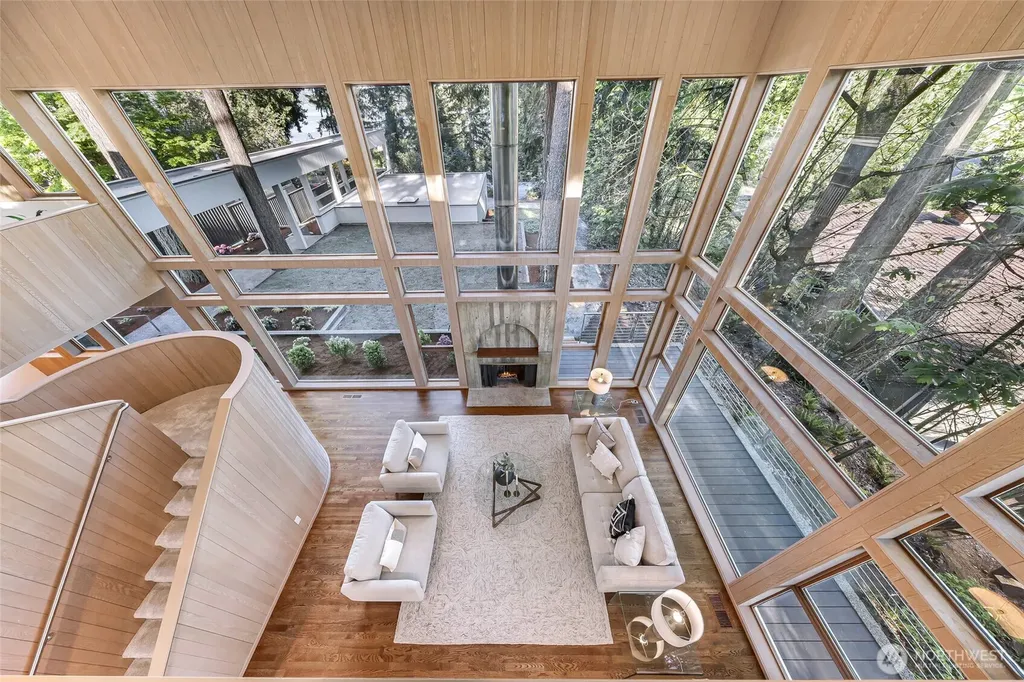 2261 W Lake Sammamish Parkway SE Bellevue WA 98008
