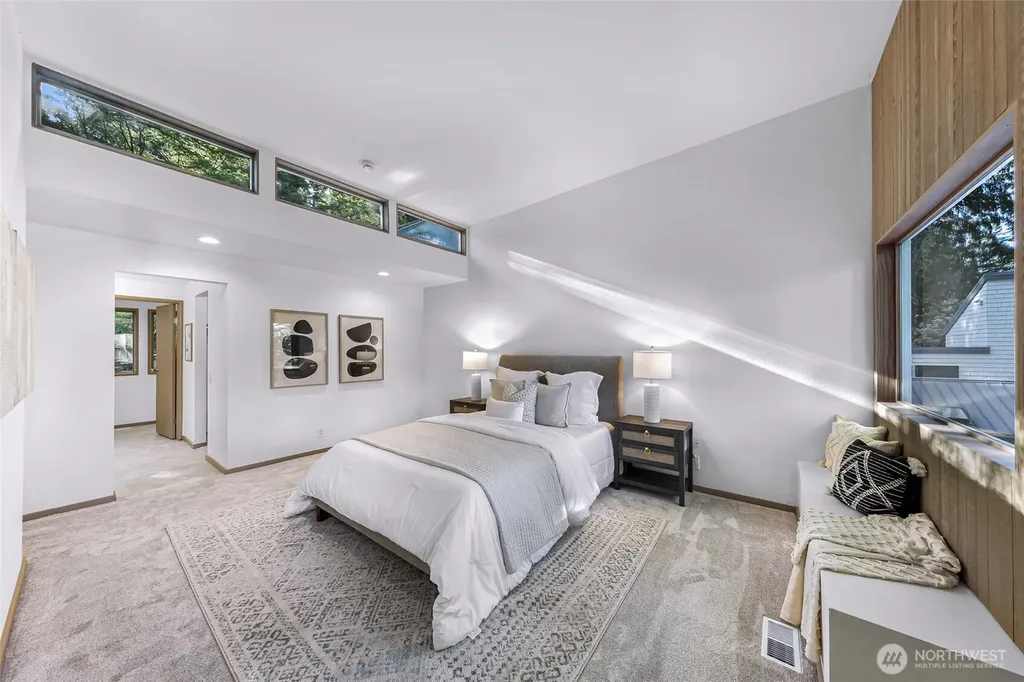 2261 W Lake Sammamish Parkway SE Bellevue WA 98008