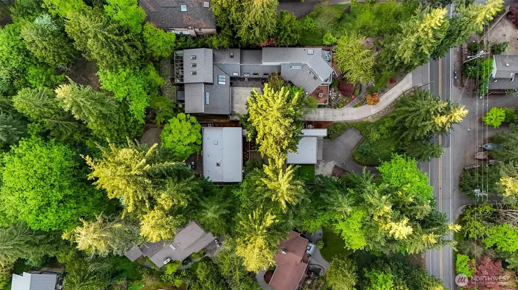 2261 W Lake Sammamish Parkway SE Bellevue WA 98008