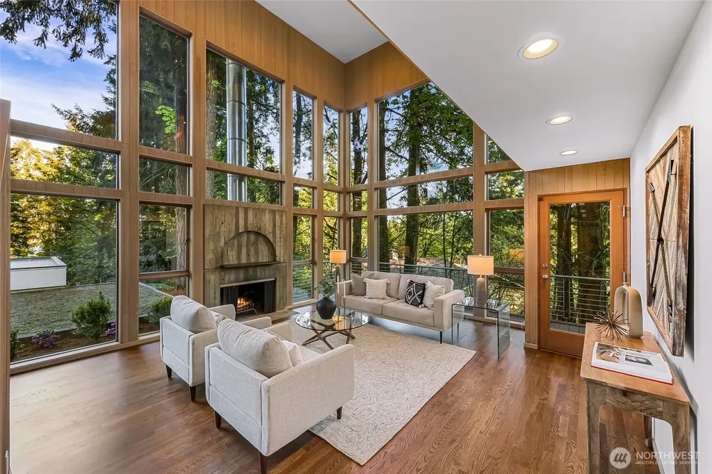 2261 W Lake Sammamish Parkway SE Bellevue WA 98008