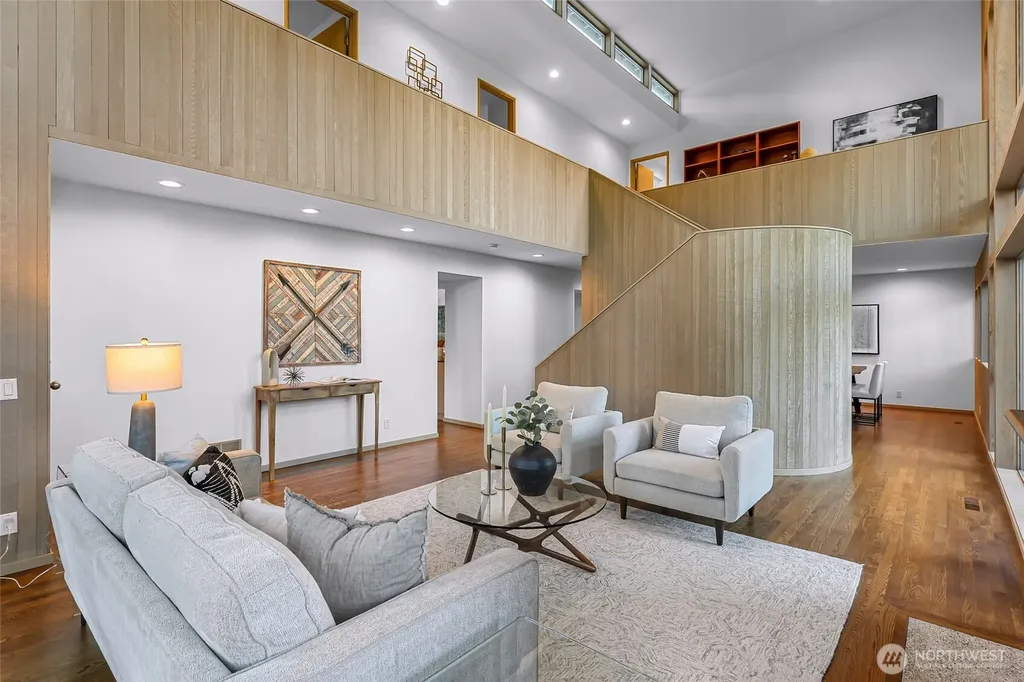 2261 W Lake Sammamish Parkway SE Bellevue WA 98008