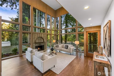 2261 W Lake Sammamish Parkway SE Bellevue WA 98008