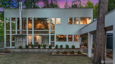 2261 W Lake Sammamish Parkway SE Bellevue WA 98008