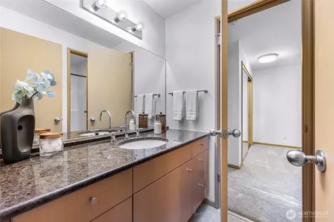 2261 W Lake Sammamish Parkway SE Bellevue WA 98008