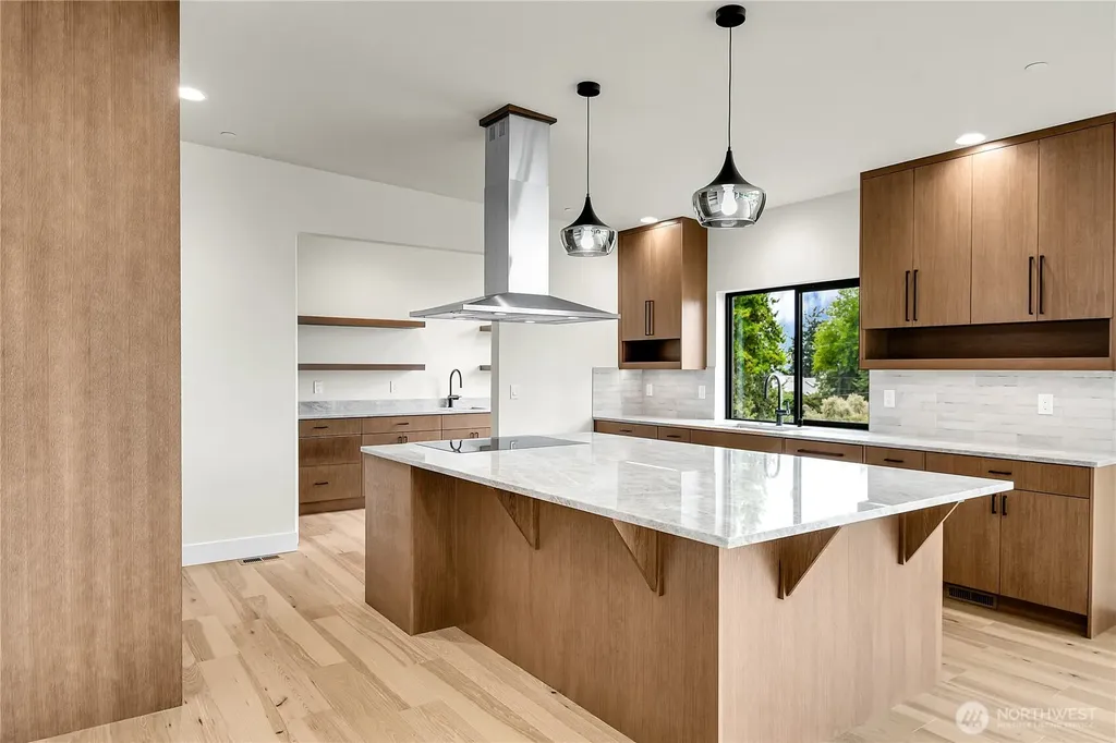 19124 94th Avenue W Edmonds WA 98020
