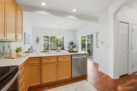 10909 Avondale Road NE Redmond WA 98052