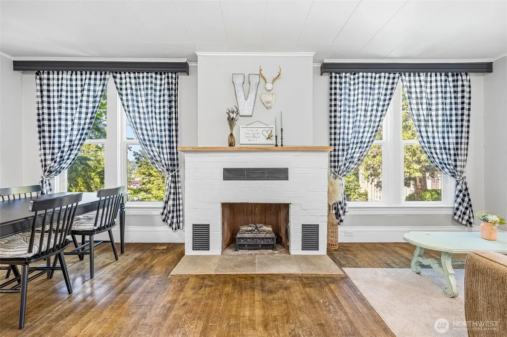 112 E Division Street Mount Vernon WA 98274