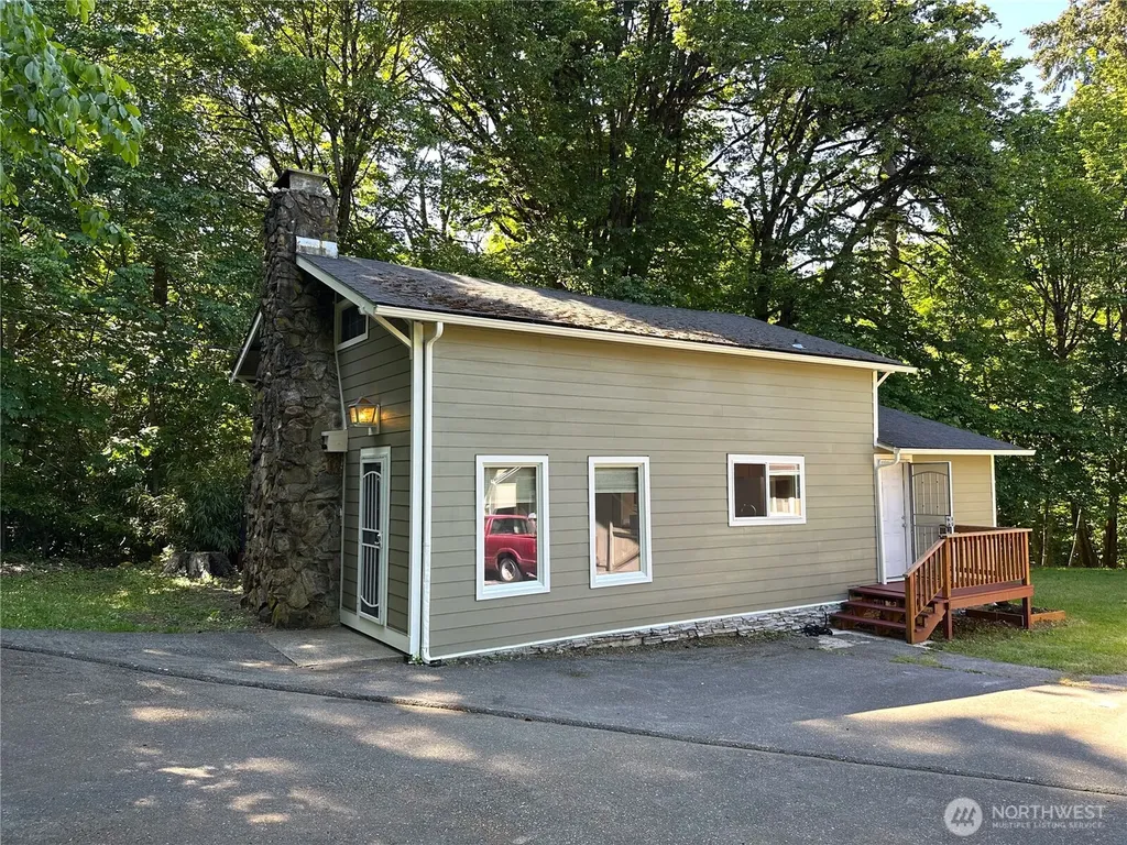 161 E Forest Drive Belfair WA 98528