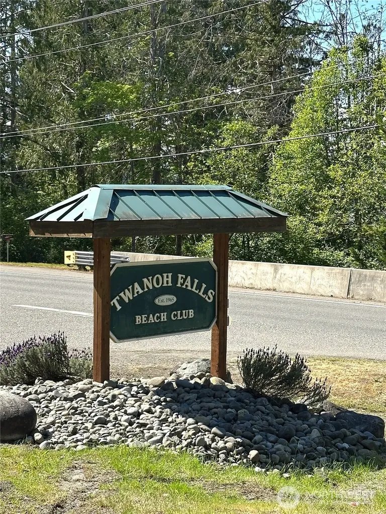 161 E Forest Drive Belfair WA 98528
