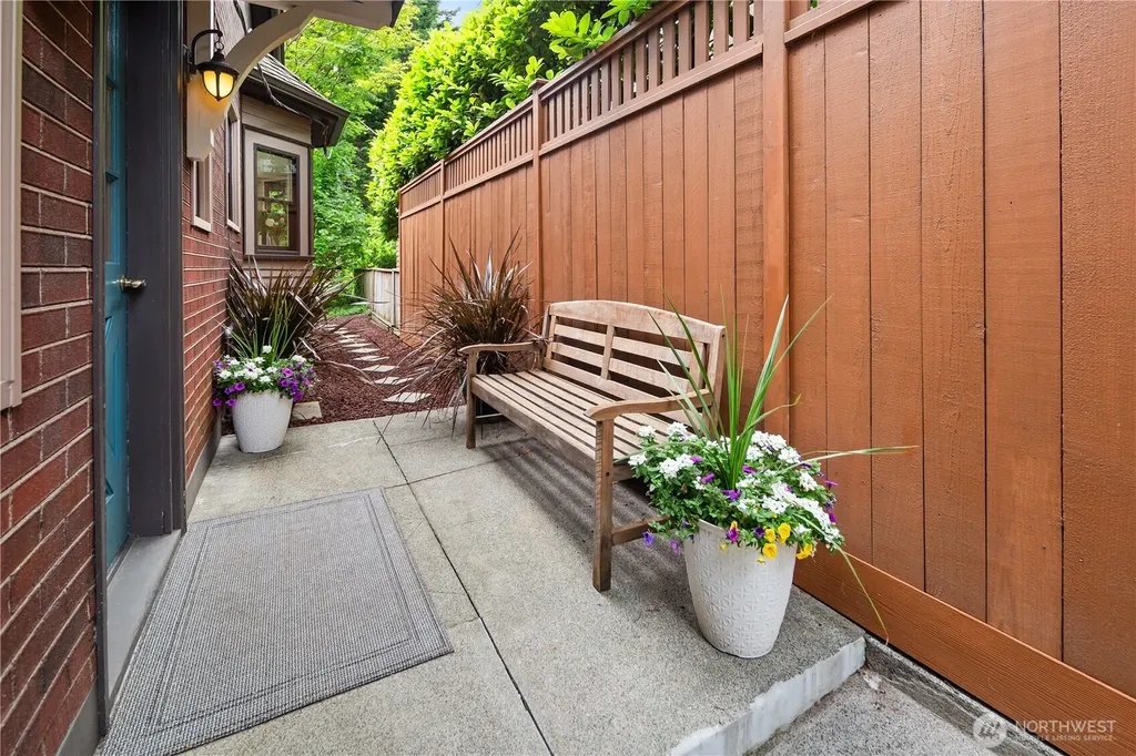 2654 Dravus Street Seattle WA 98199