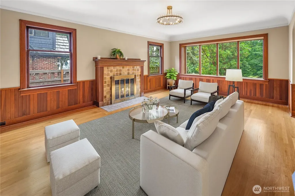 2654 Dravus Street Seattle WA 98199