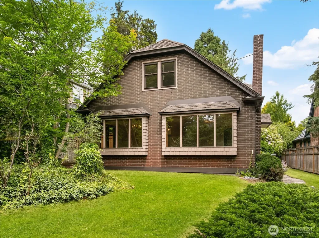 2654 Dravus Street Seattle WA 98199