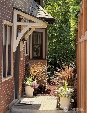 2654 Dravus Street Seattle WA 98199