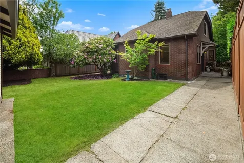 2654 Dravus Street Seattle WA 98199