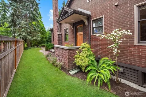 2654 Dravus Street Seattle WA 98199