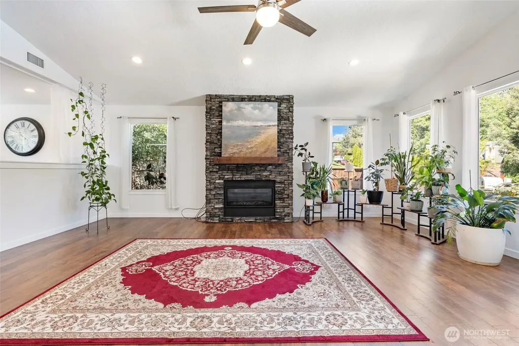115 Spring Hill Drive Longview WA 98632