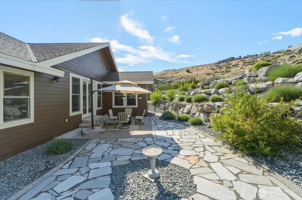 345 Orchard View Drive Chelan WA 98816