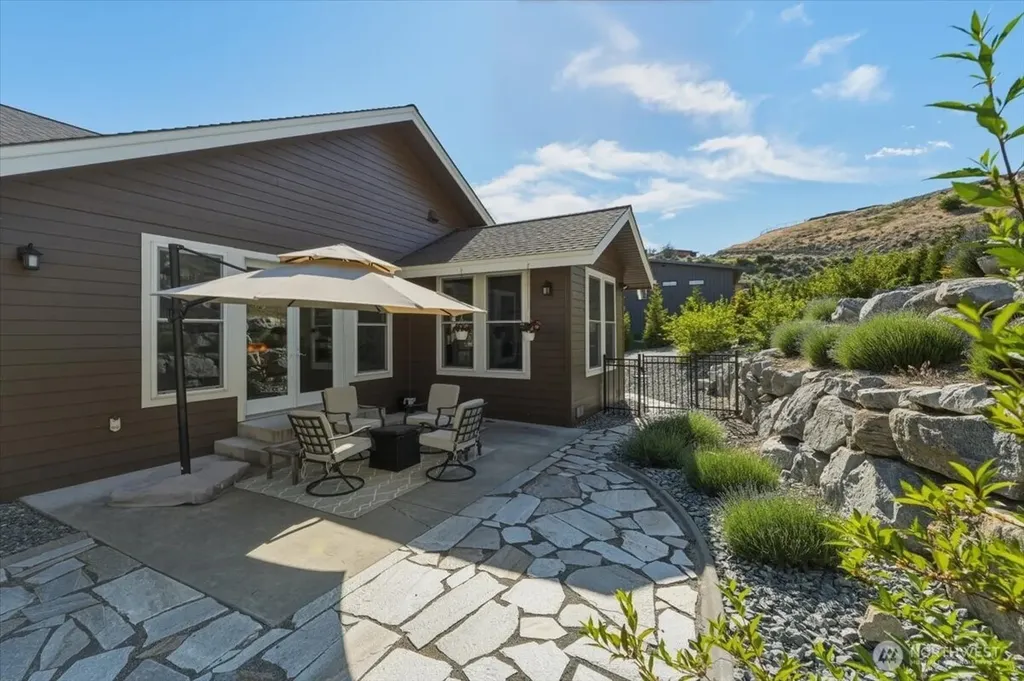 345 Orchard View Drive Chelan WA 98816