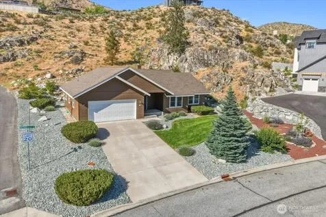 345 Orchard View Drive Chelan WA 98816