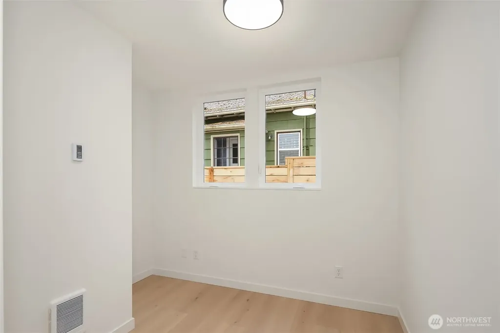 7334 25th Avenue NW Seattle WA 98117