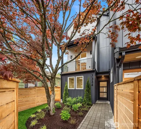 7334 25th Avenue NW Seattle WA 98117