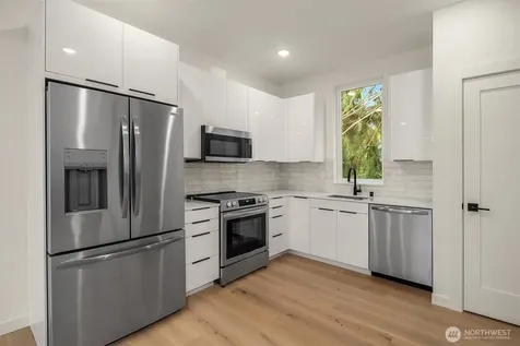 7334 25th Avenue NW Seattle WA 98117