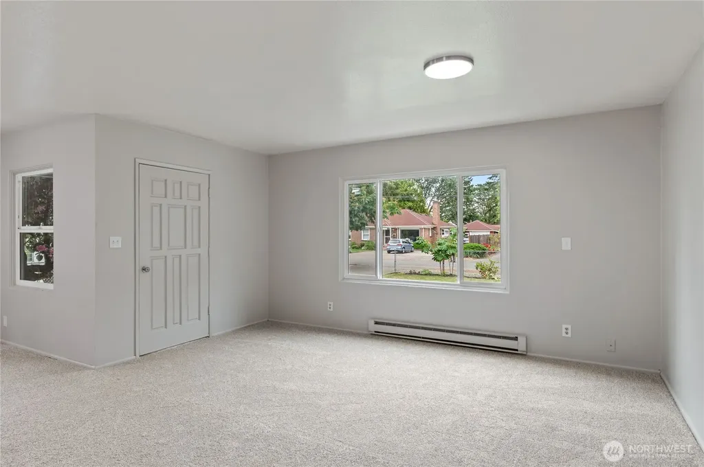 6411 Lake Grove Street SW Lakewood WA 98499