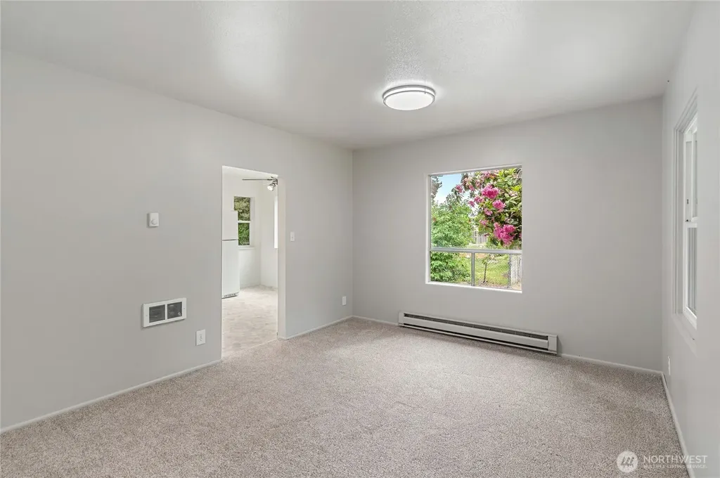 6411 Lake Grove Street SW Lakewood WA 98499