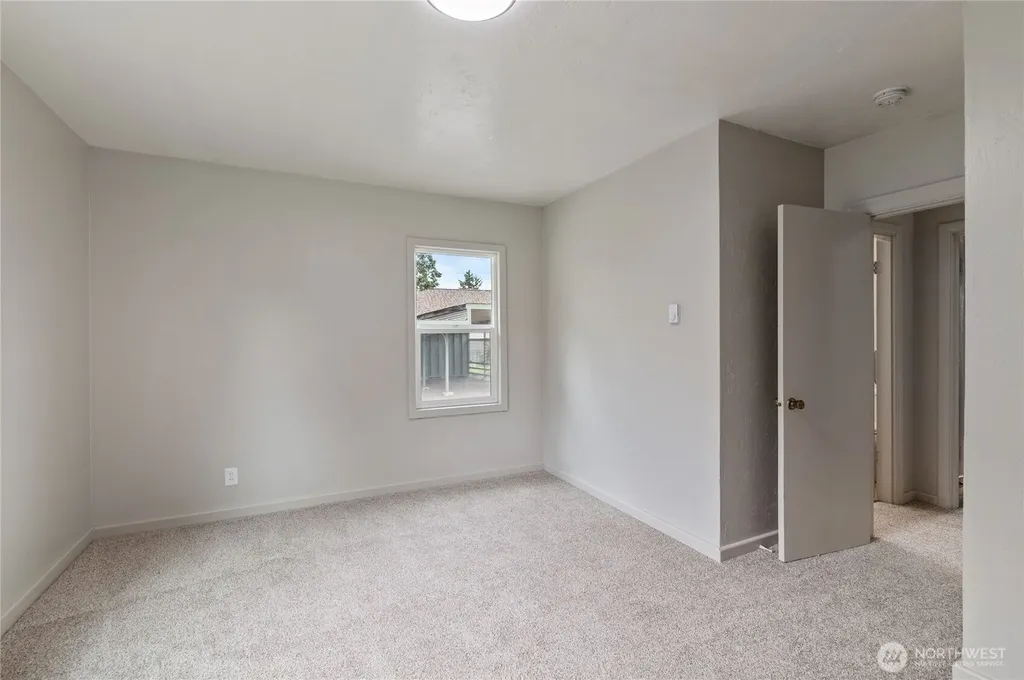 6411 Lake Grove Street SW Lakewood WA 98499