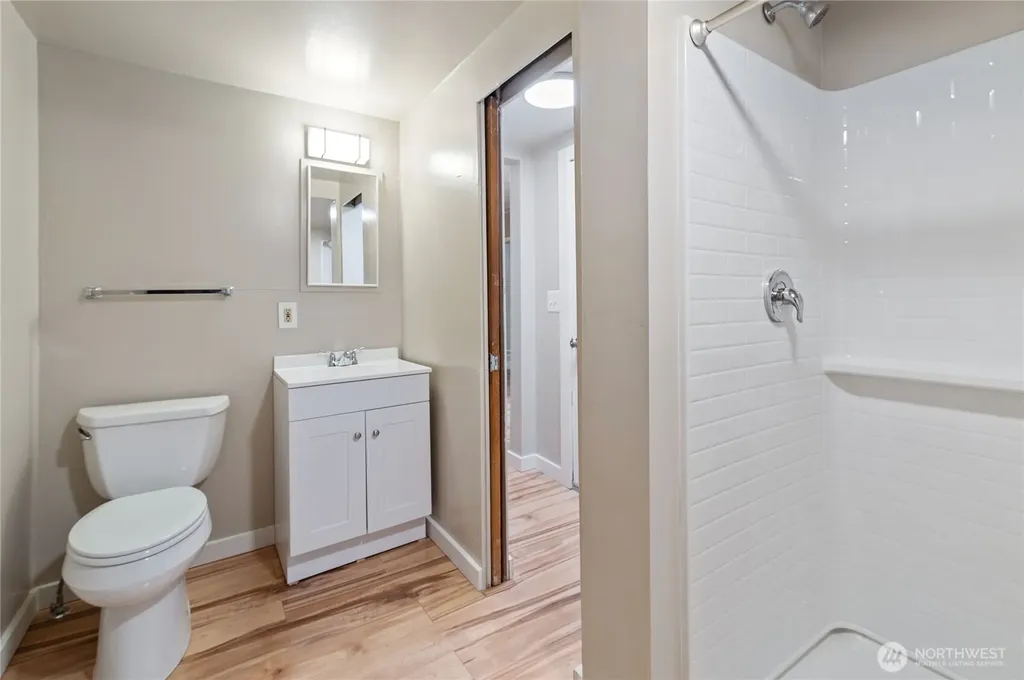 6411 Lake Grove Street SW Lakewood WA 98499