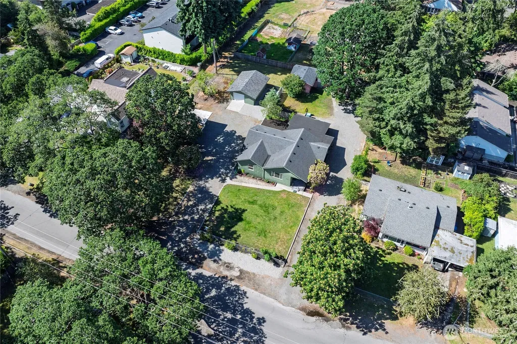 6411 Lake Grove Street SW Lakewood WA 98499