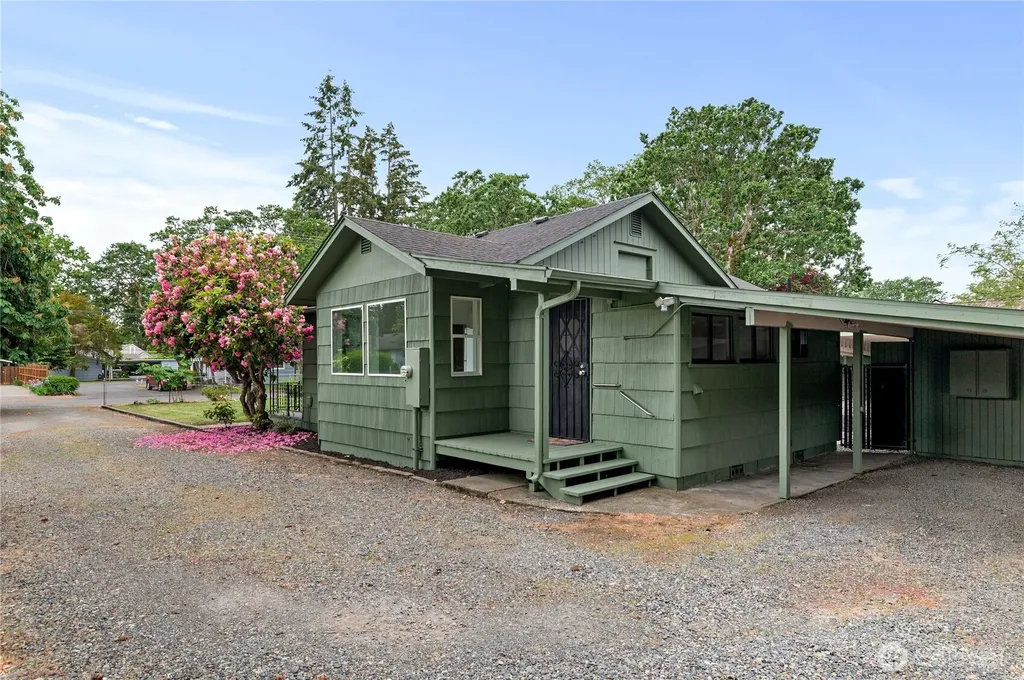 6411 Lake Grove Street SW Lakewood WA 98499