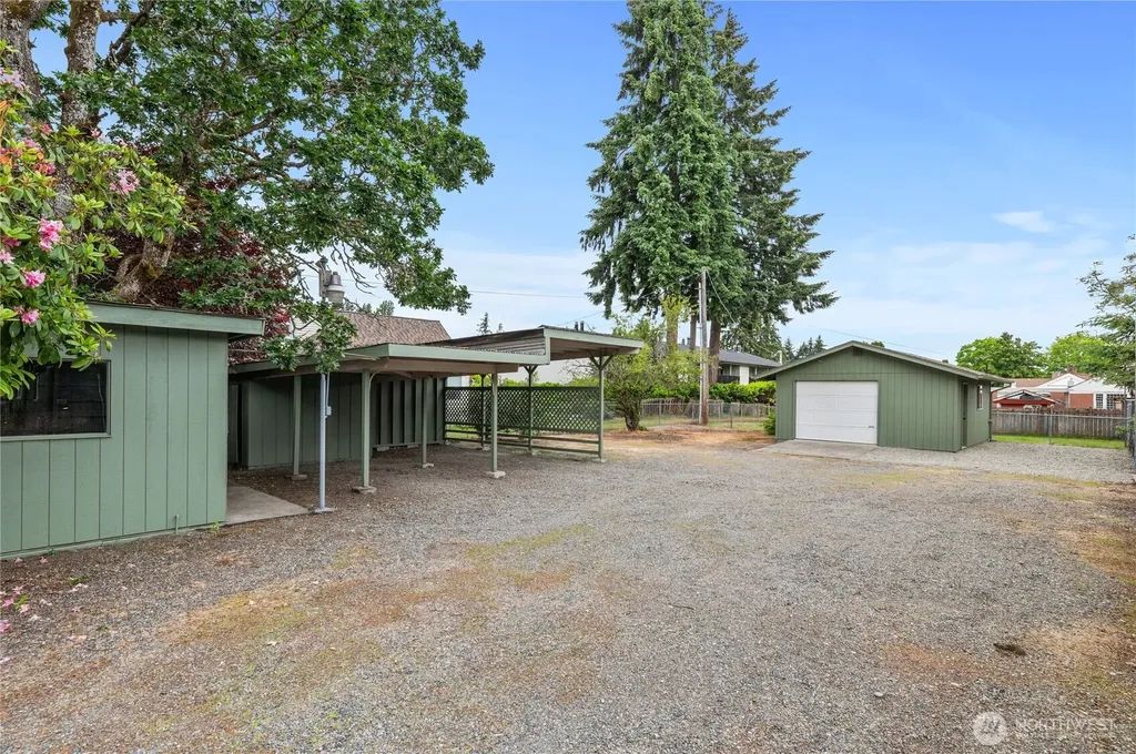 6411 Lake Grove Street SW Lakewood WA 98499