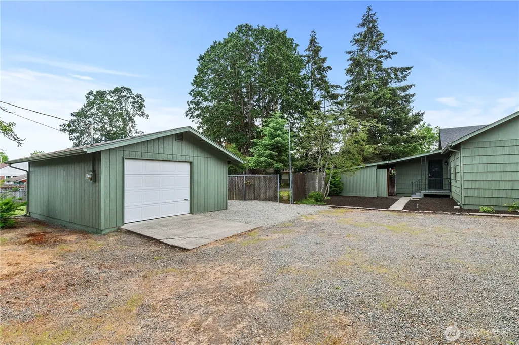 6411 Lake Grove Street SW Lakewood WA 98499