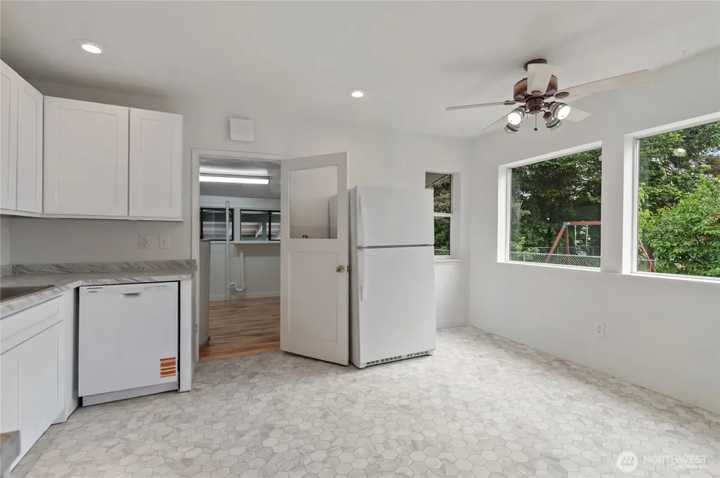 6411 Lake Grove Street SW Lakewood WA 98499