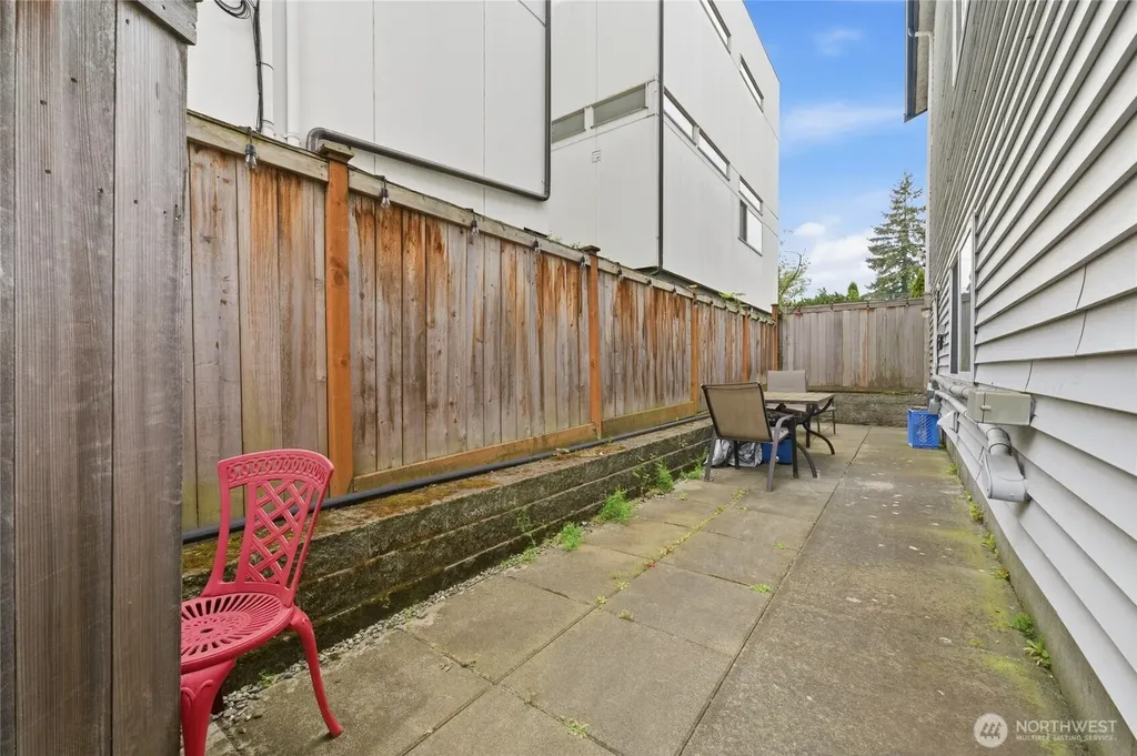 5816 14th Avenue NW Seattle WA 98107
