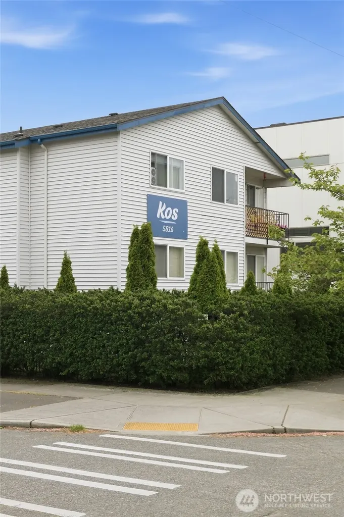 5816 14th Avenue NW Seattle WA 98107