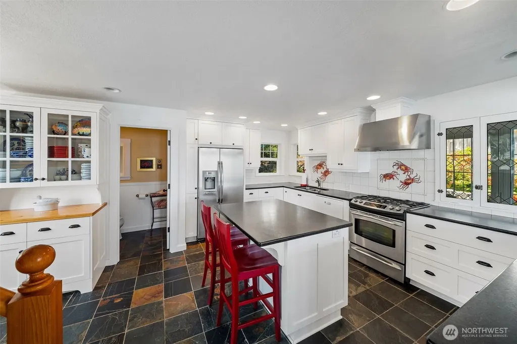 9230 Hunter Point Road NW Olympia WA 98502