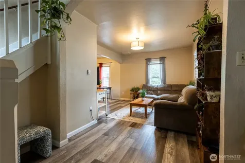 1088 Beach Avenue Marysville WA 98270