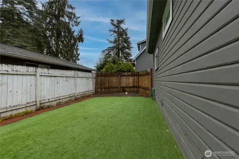 1088 Beach Avenue Marysville WA 98270