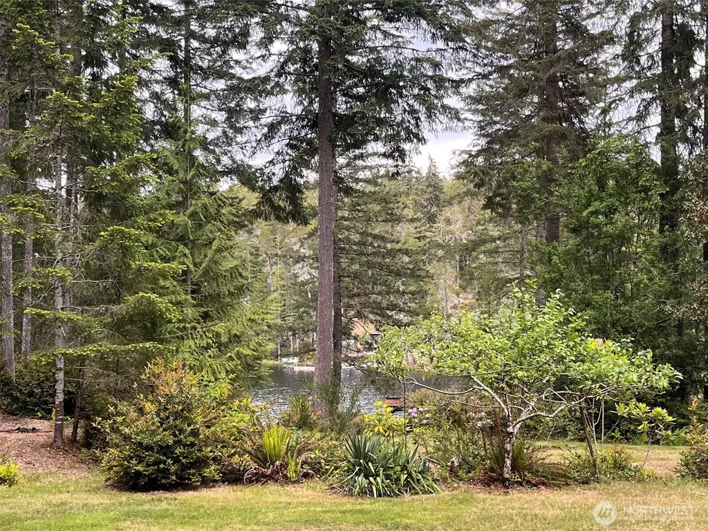 90 NE Lakeridge Drive Belfair WA 98528
