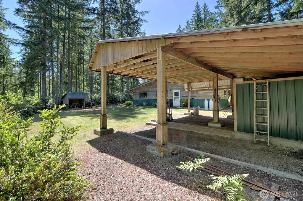 90 NE Lakeridge Drive Belfair WA 98528