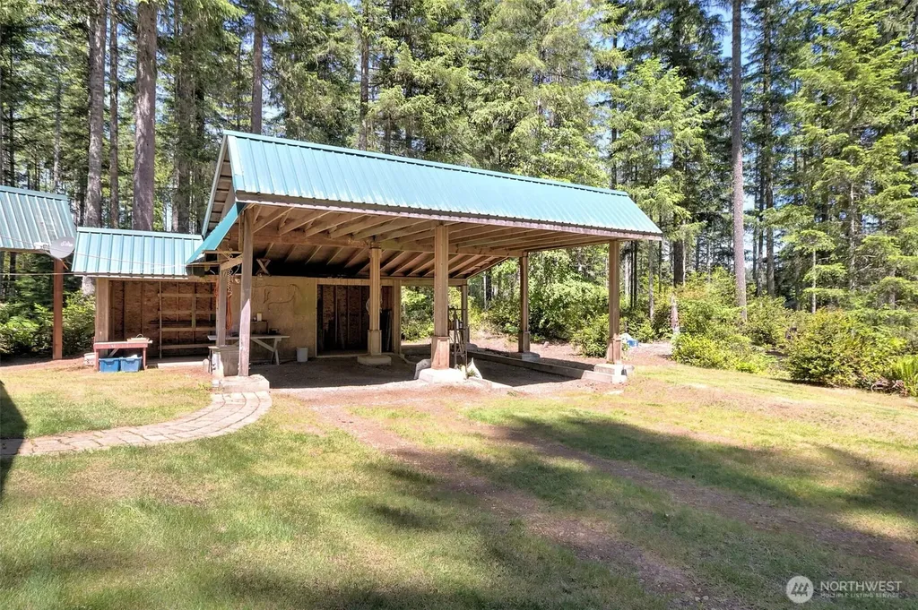 90 NE Lakeridge Drive Belfair WA 98528