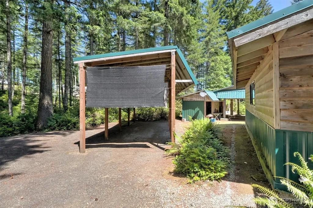 90 NE Lakeridge Drive Belfair WA 98528
